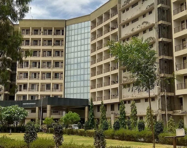 Sardar Vallabhbhai National Institute of Technology, Surat (NIT-Surat), Surat, Gujarat - Vushii.com